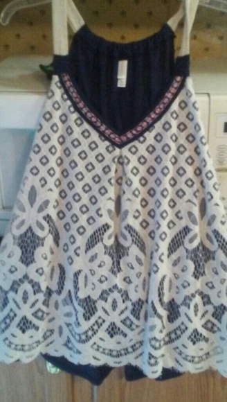 Xhilaration white and navy tank top. Size Xl - Picture 1 of 2